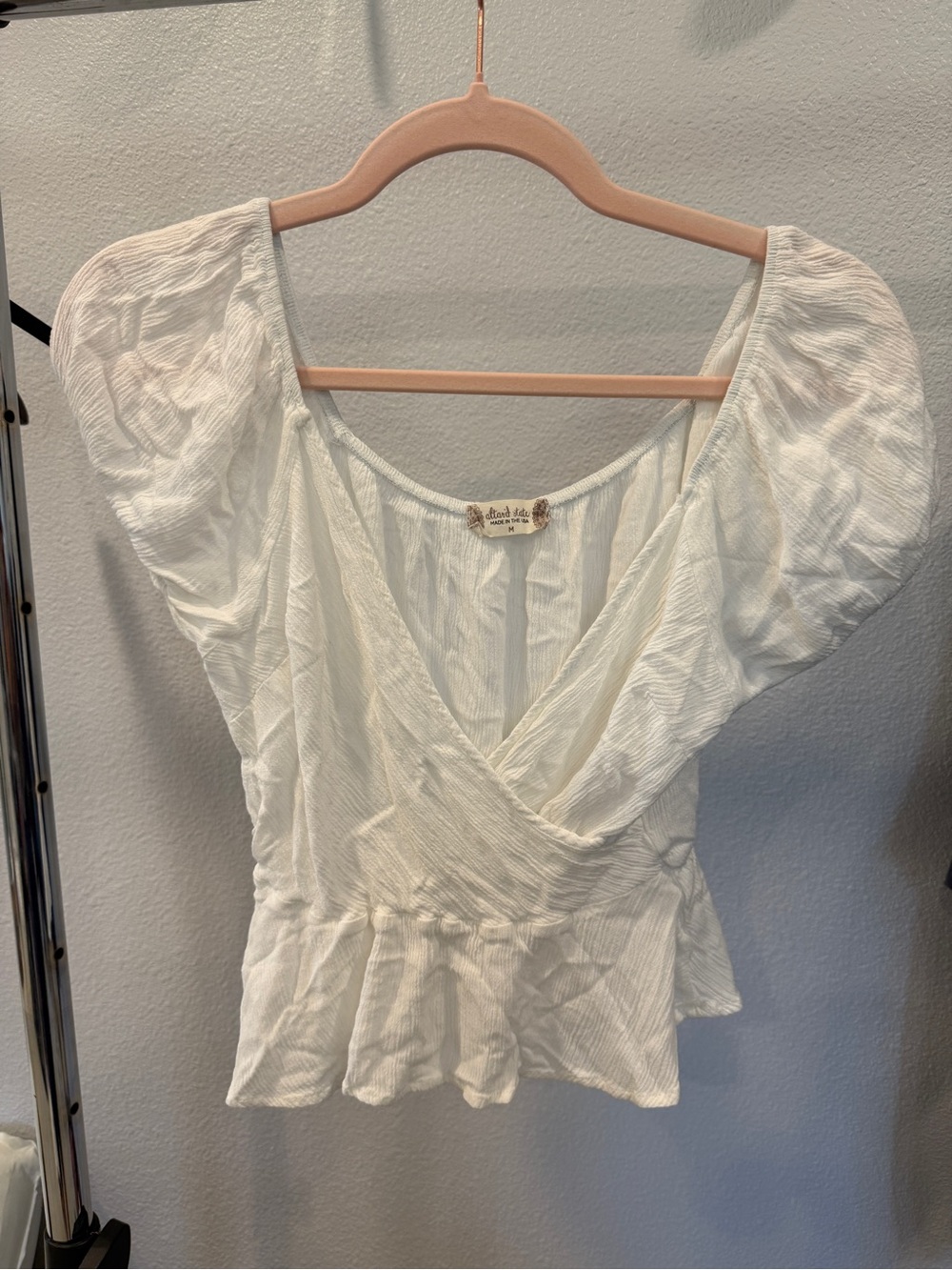 Altar'd State White Ruffle Wrap-Style Textured Blouse 100% Rayon Size Medium